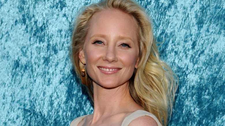 Anne Heche posant à la première de