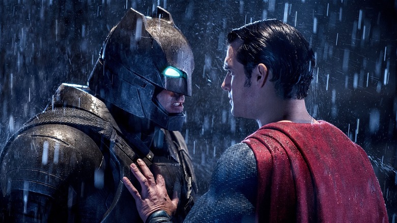 Batman et Superman s'affrontent dans Batman v Superman : Dawn of Justice (2016)