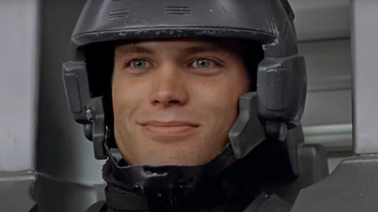 L'acteur surprenant qui aurait pu jouer Johnny Rico dans Starship Troopers