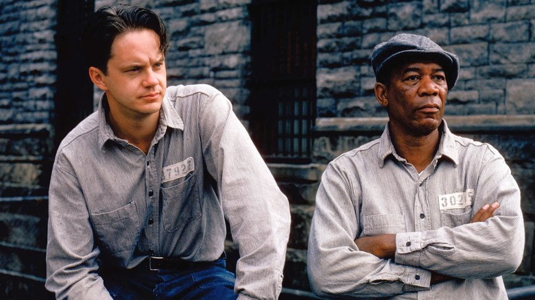 Tim Robbins et Morgan Freeman dans The Shawshank Redemption