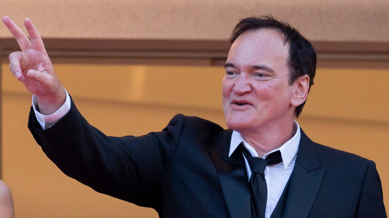 Tarantino brandit un signe de paix