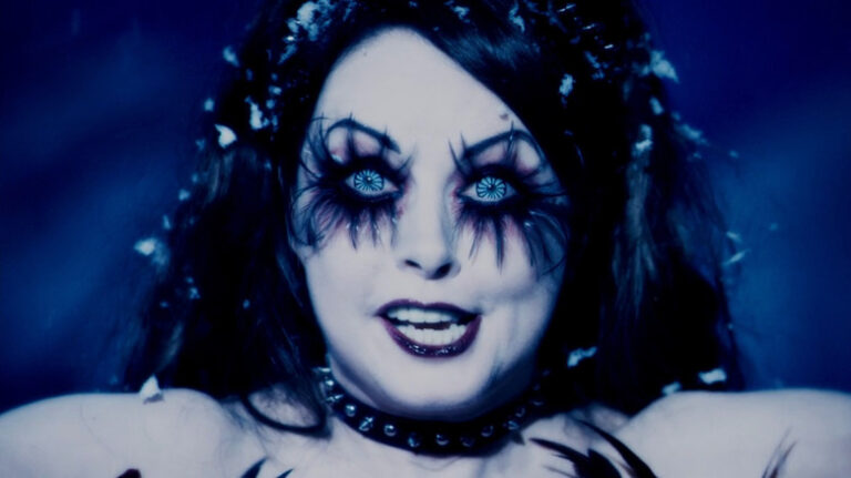 Les fans de Saw doivent regarder cet opéra rock d’horreur sous-estimé des années 2000