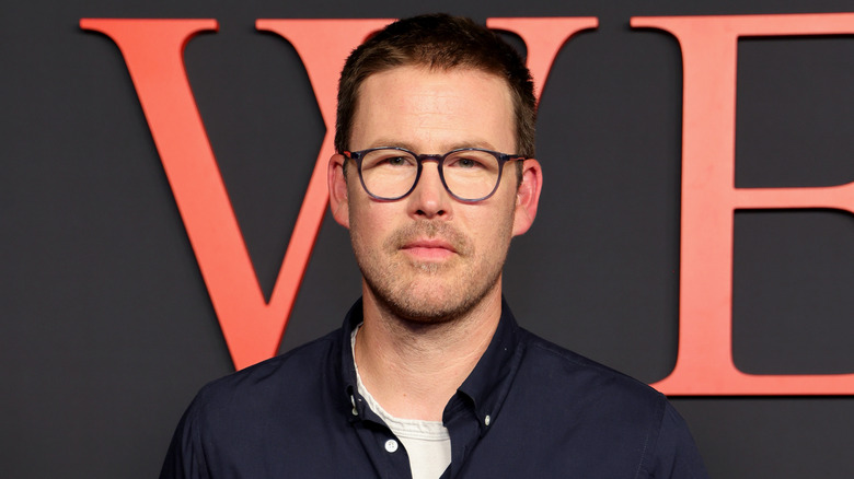 Zach Cregger posant à la première de Weapons en 2025