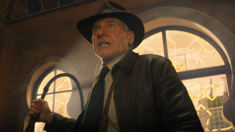 Indiana Jones tenant un fouet