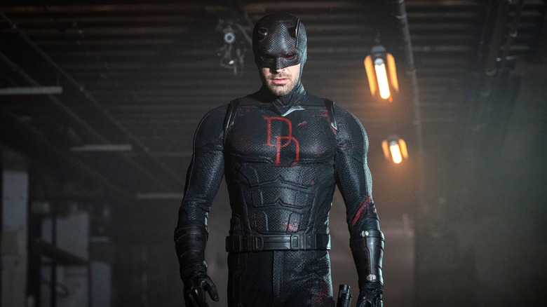 Daredevil porte son costume noir dans Daredevil : Born Again Saison 2