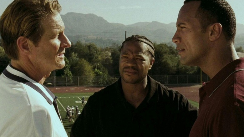 Frank et Coach Porter s'affrontent sous le regard de Coach Moore dans Gridiron Gang (2006)