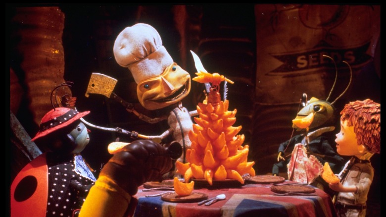 M. Centipede prépare un dîner pour ses copains dans James and the Giant Peach (1996)