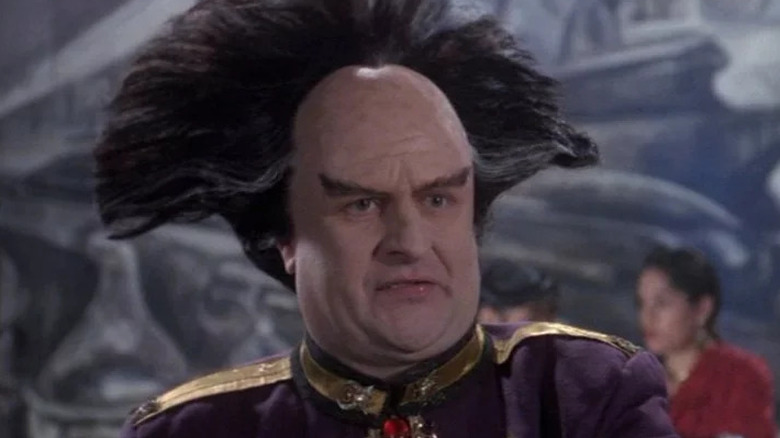 Londo Mollari a l'air choqué sur Babylon 5