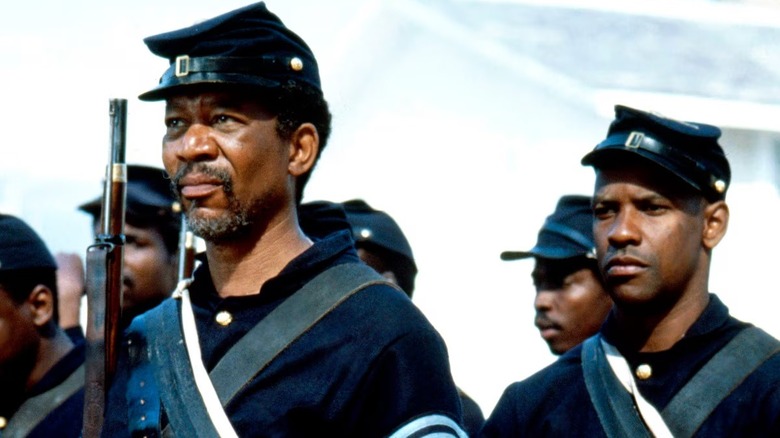 Le sergent. Le major John Rawlins et le Pvt. Voyage au garde-à-vous dans 