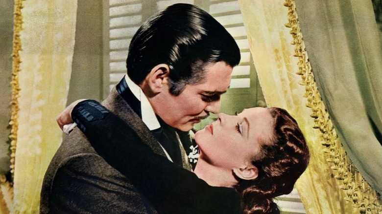 Rhett Butler et Scarlett O'Hara s'embrassant "Autant en emporte le vent" (1939)