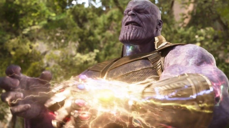 Thanos ressent l'impact d'un Infinity Gauntlet entièrement alimenté dans 
