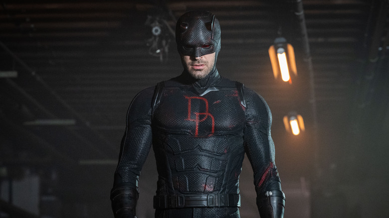 Daredevil porte son costume noir 