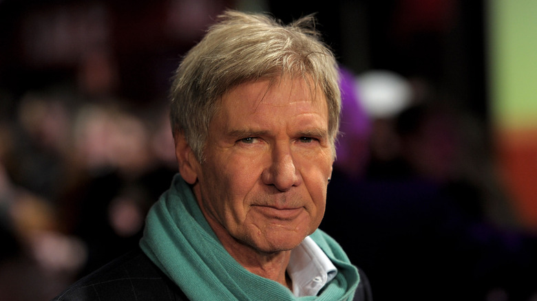 Harrison Ford en écharpe verte