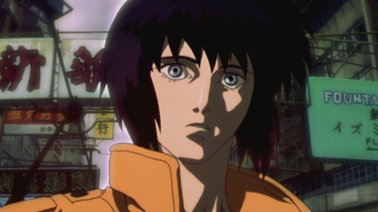 Motoko Kusanagi semble inquiète dans Ghost in the Shell (1995)