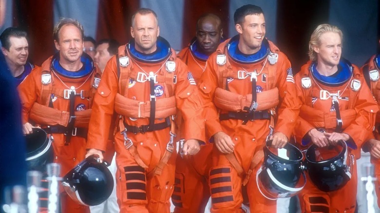 Harry Stamper et ses foreurs portant des combinaisons d'astronaute à Armageddon