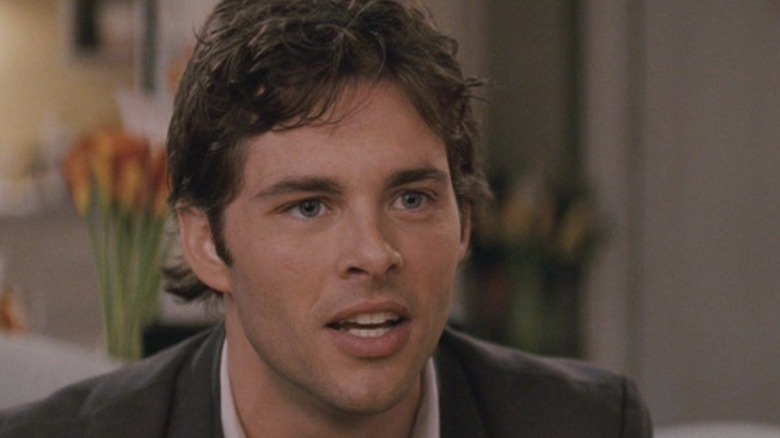 James Marsden en 27 robes