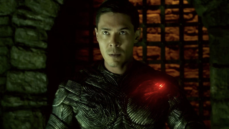 Cole Young avec son armure d'arcanes 