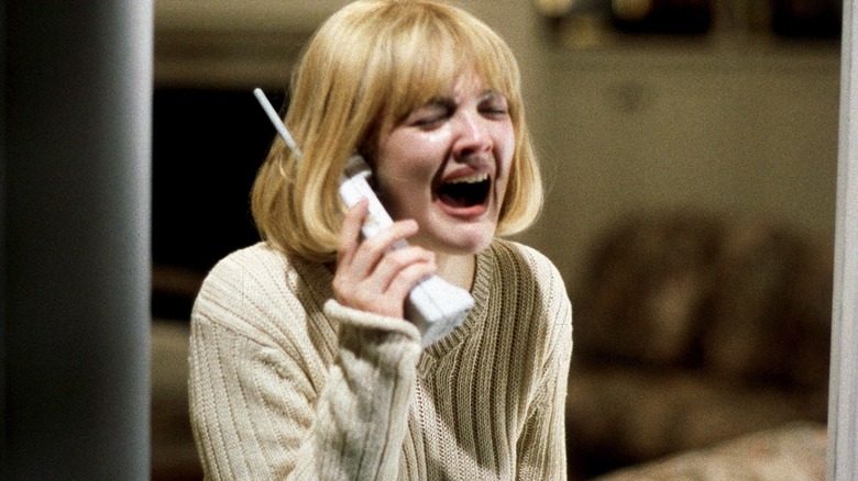 Casey au téléphone