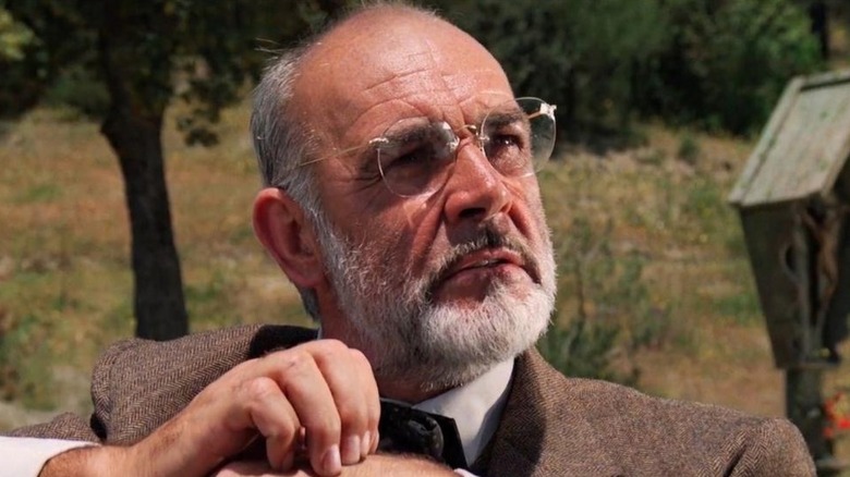 Henry Jones Sr. sérieux