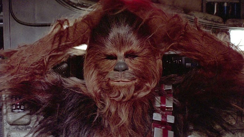 Chewbacca savourant sa victoire dans Star Wars (1977)