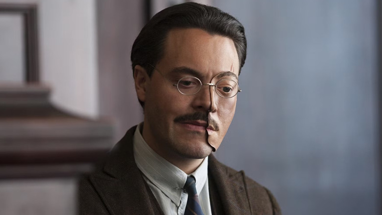 Richard Harrow a l'air pensif dans Boardwalk Empire (2010-15)