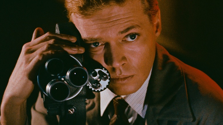 Mark Lewis avec son appareil photo dans Peeping Tom (1960)
