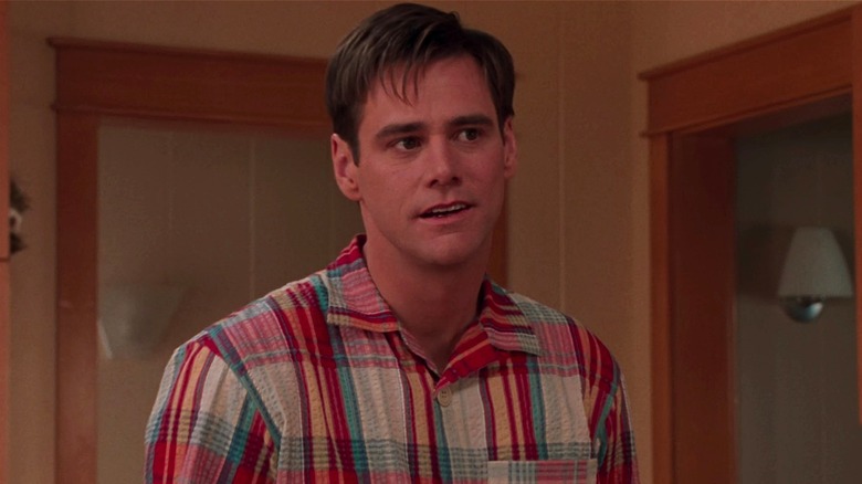 Truman Burbank semble inquiet dans The Truman Show