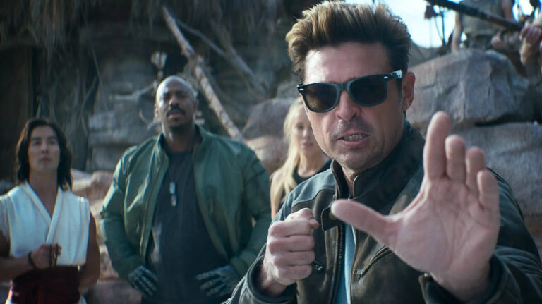 Karl Urban élève une suite autrement imparfaite