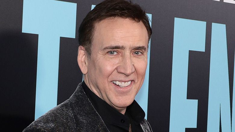 Nicolas Cage souriant