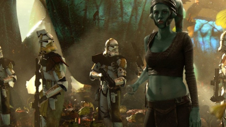 Aayla Secura devant les Clone Troopers peu avant qu'ils ne la tuent 