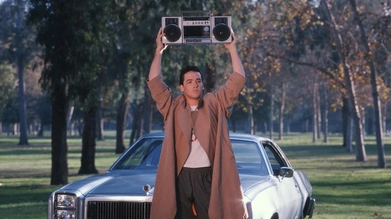 Lloyd brandit sa boombox devant la chambre de Diane, "Dites n'importe quoi..." (1989)