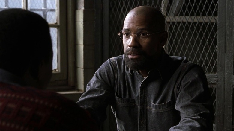 Rubin parle à Lesra dans The Hurricane (1999)