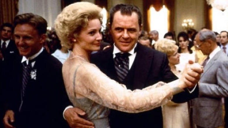 Pat et Richard Nixon dansent