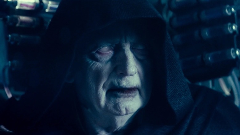 Palpatine sur son trône dans Star Wars : L'Ascension de Skywalker (2019)