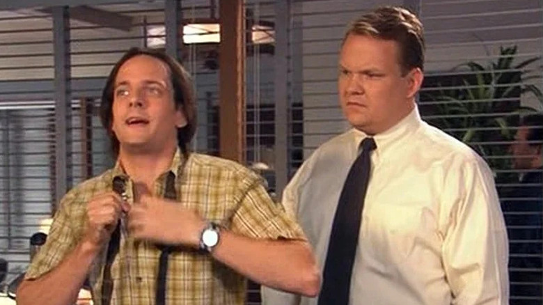 Andy a l'air ennuyé par Byron sur Andy Richter contrôle l'univers