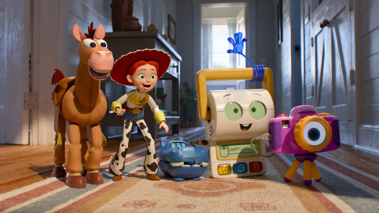 Jessie, Bullseye, Smarty Pants, Snappy et Atlas semblent excités dans le couloir de la maison de Blaze à "Histoire de jouets 5" (2026)