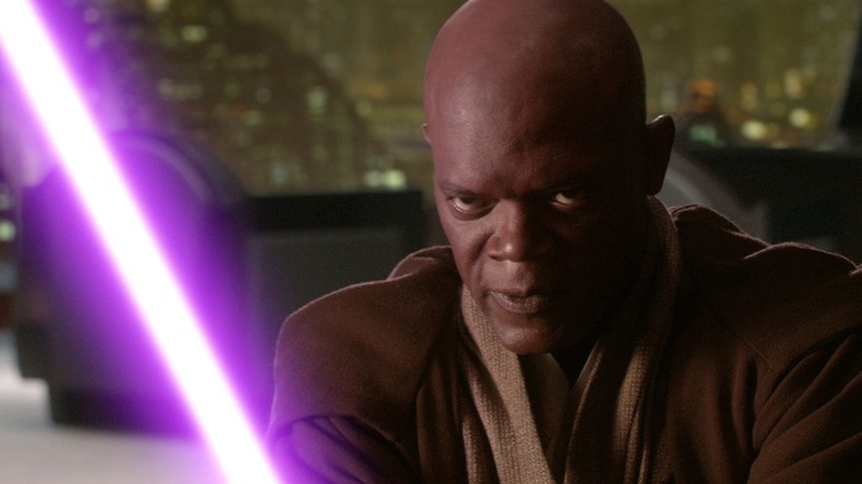 Mace Windu grimaçant face à Dark Sidious dans La Revanche des Sith (2005)