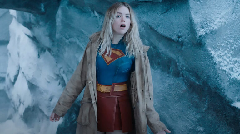 Chaque costume de Supergirl en direct, classé