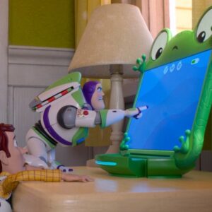 Critique de Toy Story 5 : Woody et Buzz reviennent pour une suite Pixar inégale mais charmante