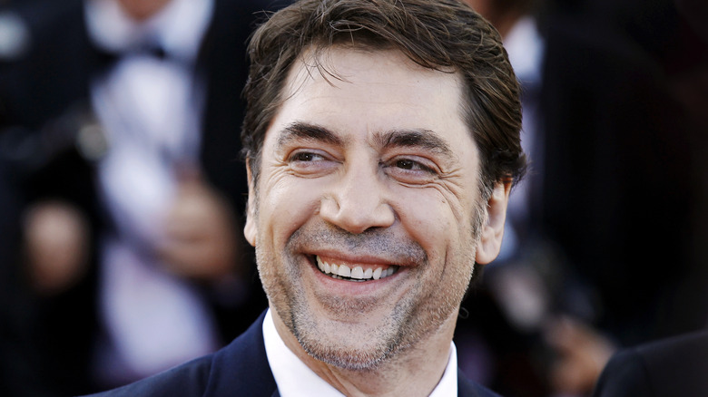 Javier Bardem barbe débraillée souriant