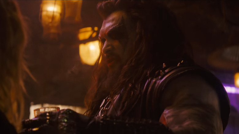 Lobo regarde Supergirl de travers dans