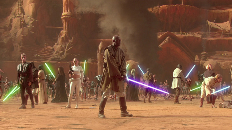 Mace Windu dirigeant un groupe de Jedi sur Geonosis dans Attack of the Clones (2002)