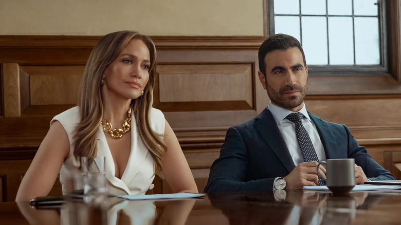 Jackie et Daniel dans une déposition dans Office Romance