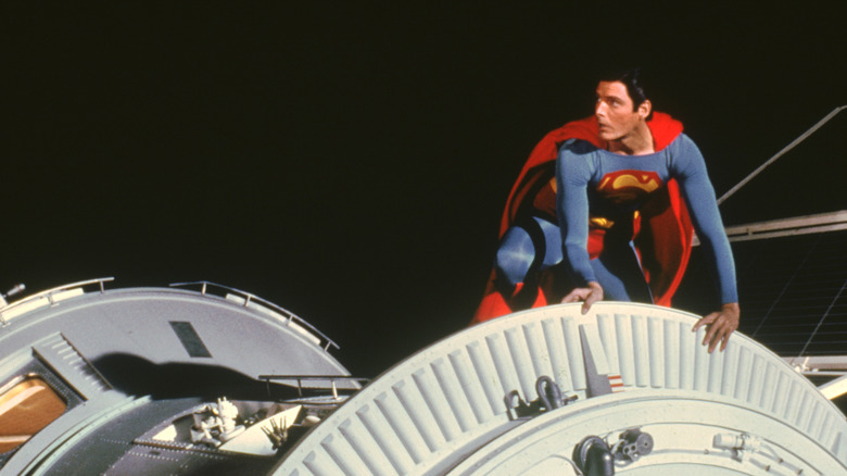 Superman s'occupe des armes nucléaires de la Terre dans Superman IV : La quête de la paix (1987)