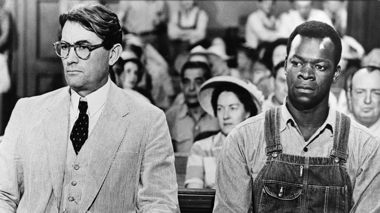 Atticus Finch est assis à côté de Tom Robinson dans 