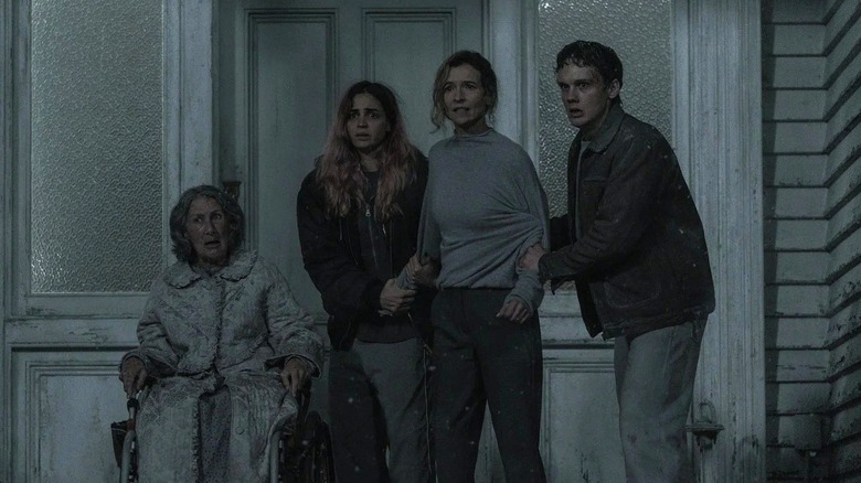 Alice et sa belle-famille voient Deadite Edgar revenir dans Evil Dead Burn (2026)