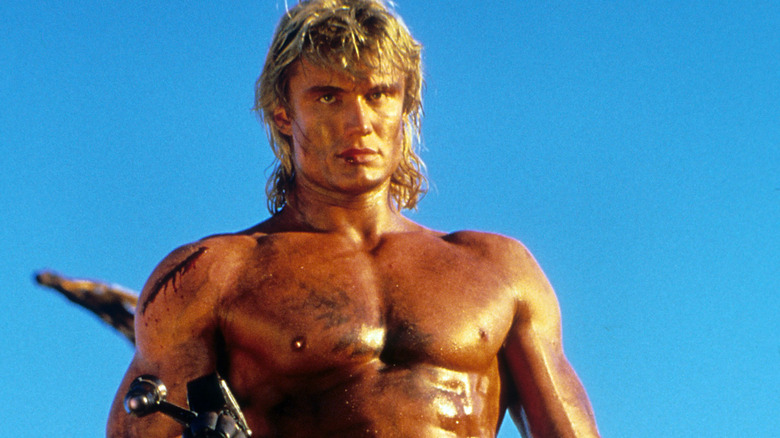 He-Man entre torse nu 