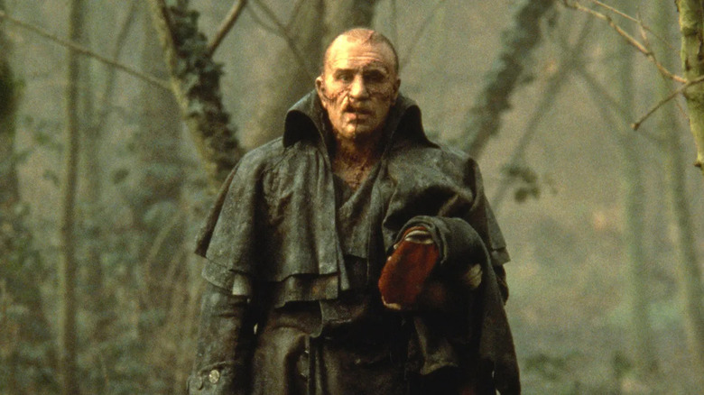 La créature en route vers la ferme de "Frankenstein de Mary Shelley" (1994)