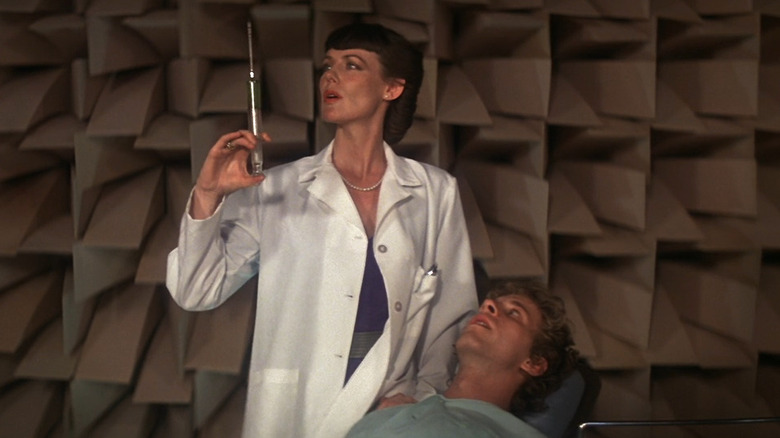 Gwen Parkinson se prépare à droguer Pete