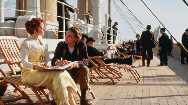 Rose et Jack à bord du Titanic dans Titanic (1997)